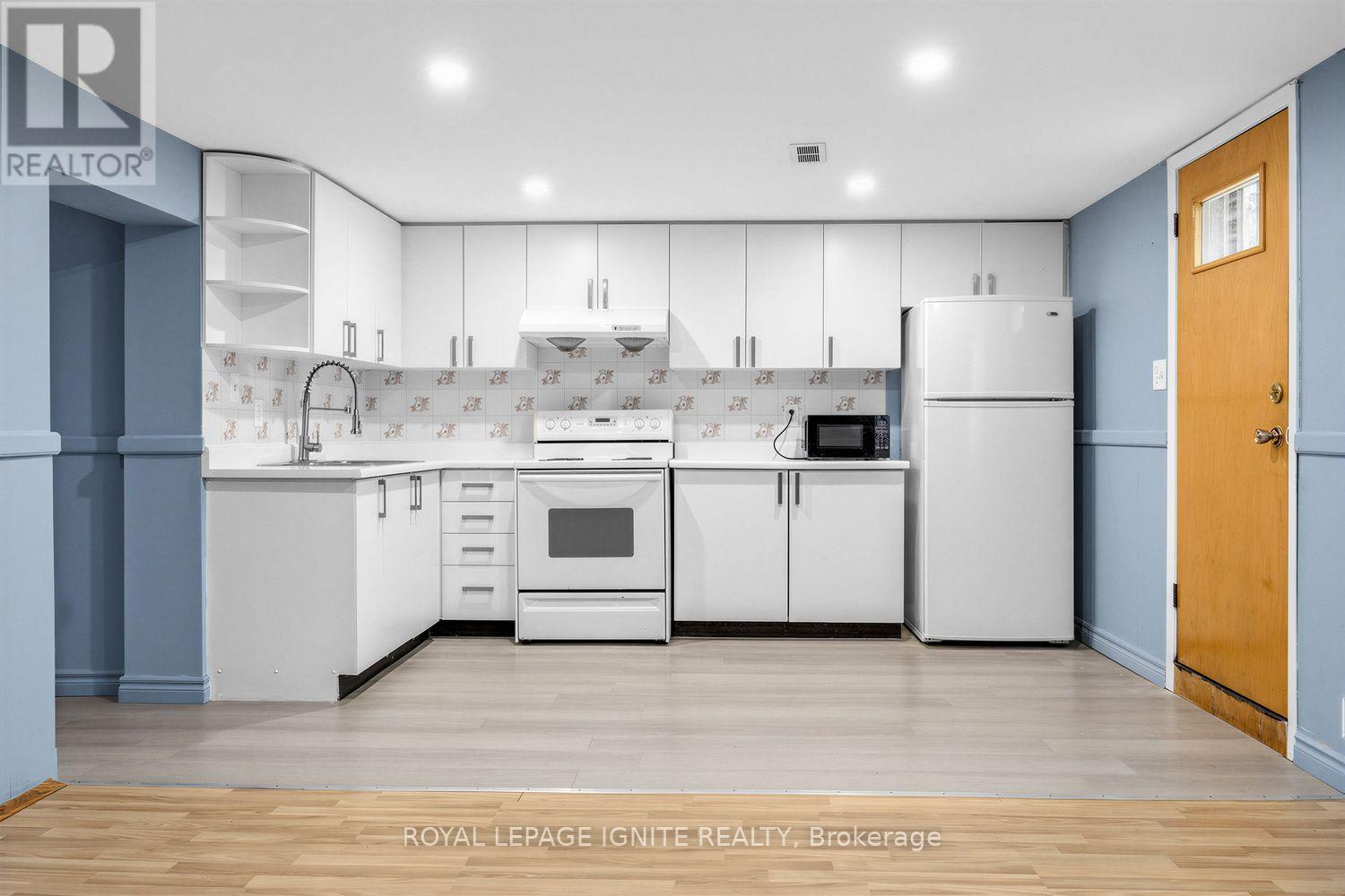 Bsmt - 61 Jarwick Drive, Toronto, Ontario M1H 2H1 - Photo 12 - E13617426