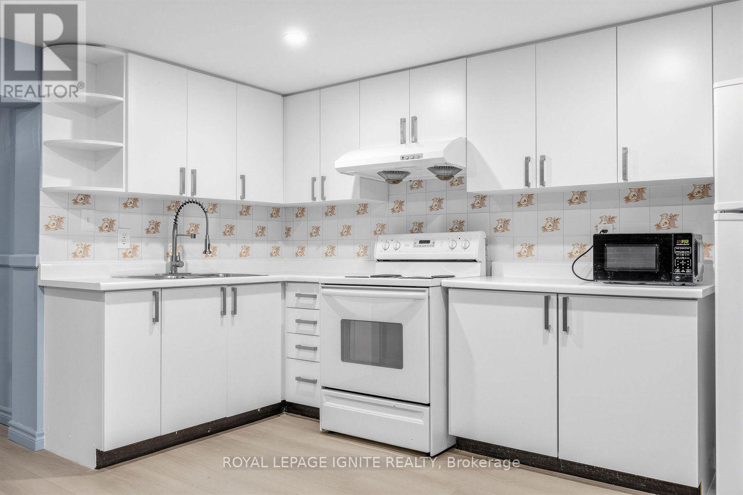 Bsmt - 61 Jarwick Drive, Toronto, Ontario M1H 2H1 - Photo 17 - E13617426
