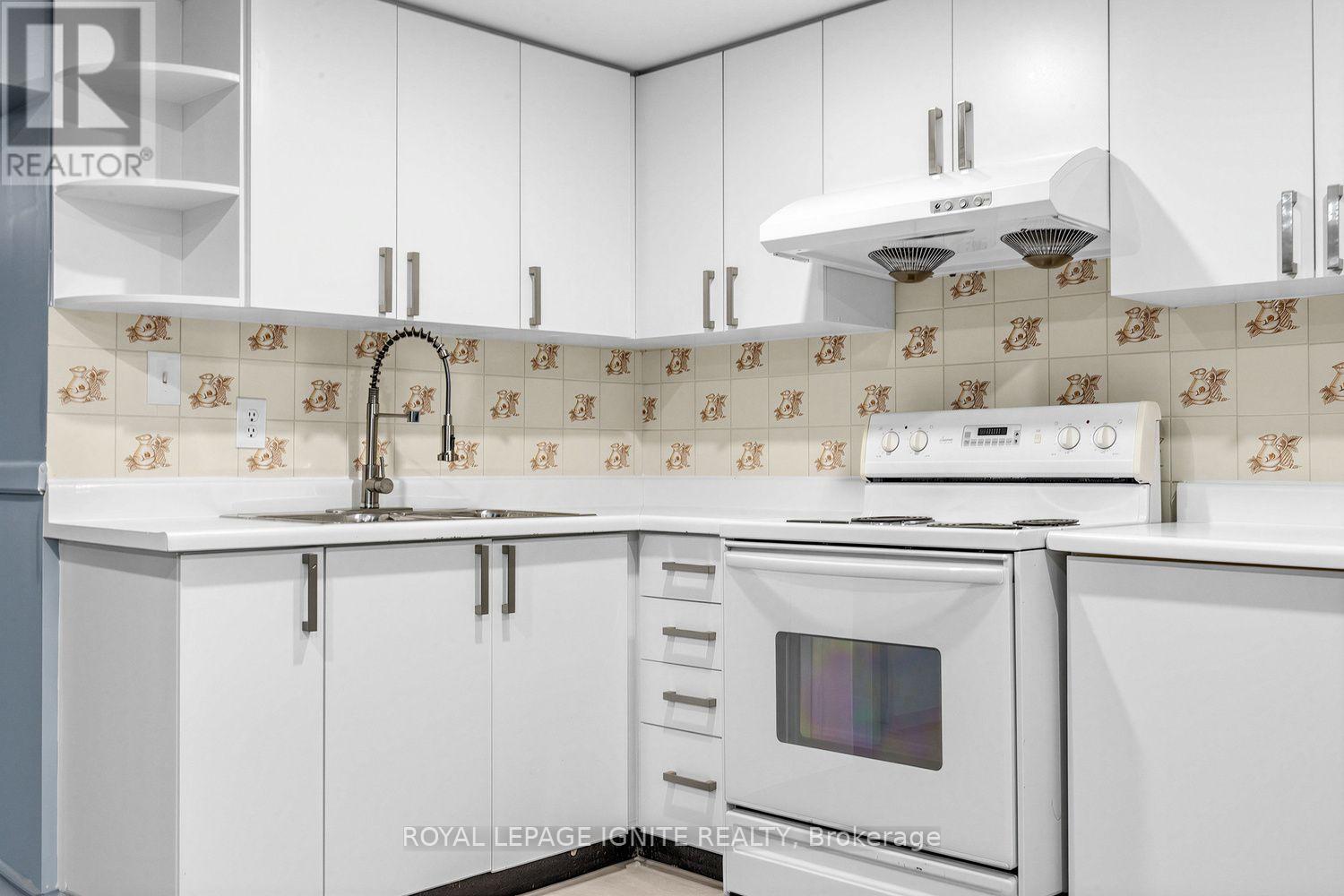 Bsmt - 61 Jarwick Drive, Toronto, Ontario M1H 2H1 - Photo 18 - E13617426