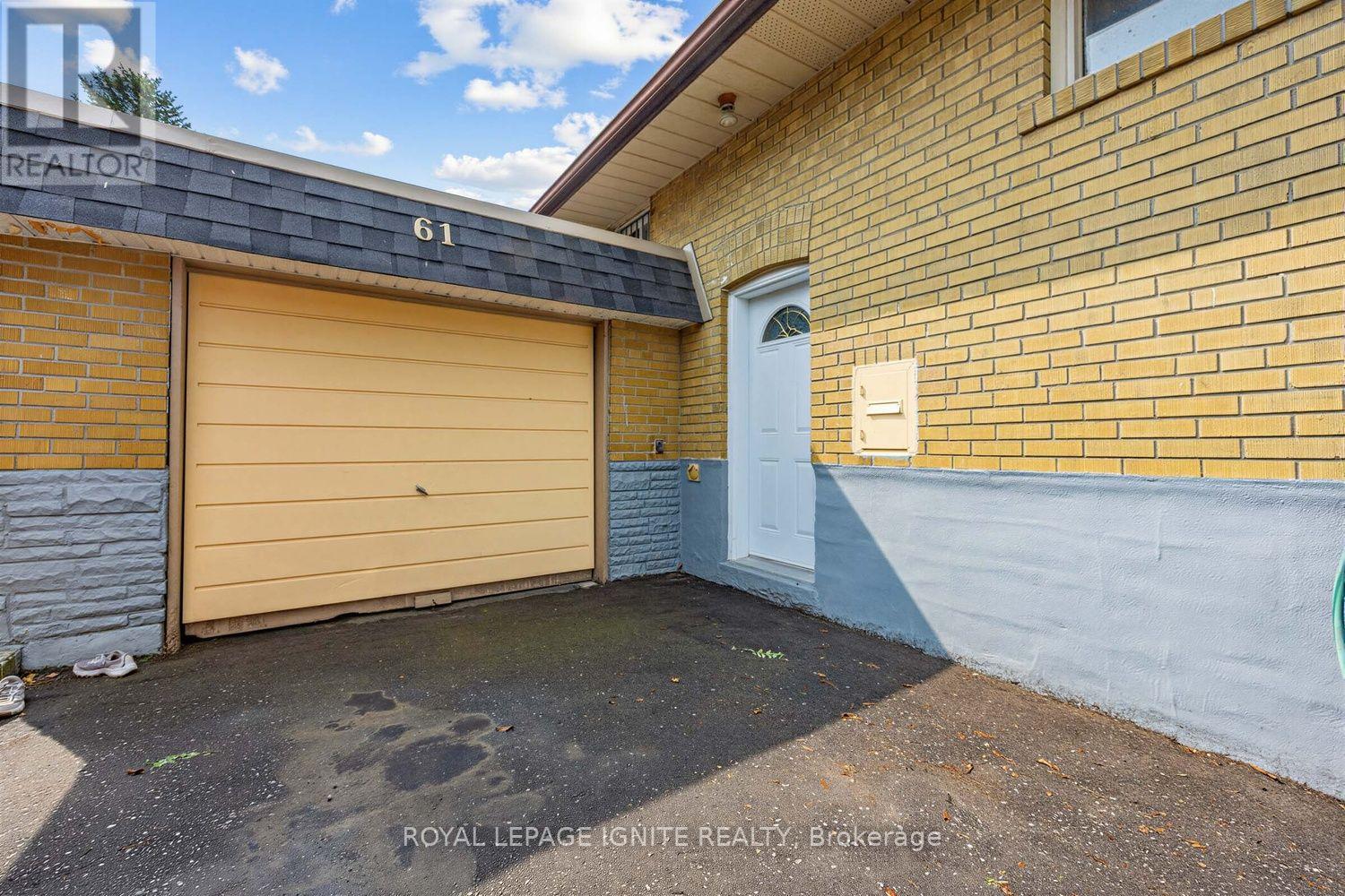 Bsmt - 61 Jarwick Drive, Toronto, Ontario M1H 2H1 - Photo 3 - E13617426