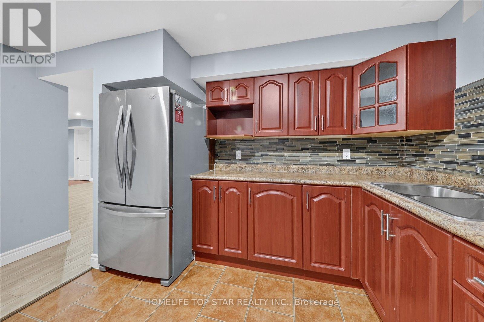 7 Littleborough Court E, Toronto, Ontario  M1C 4S6 - Photo 11 - E13617464