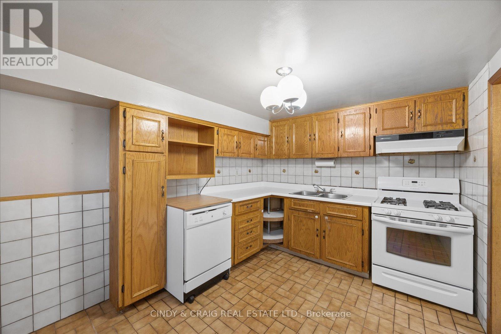 75 Lochleven Drive, Toronto, Ontario  M1M 2E9 - Photo 17 - E13617466
