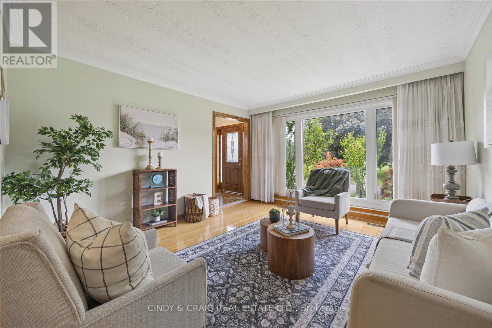 75 Lochleven Drive, Toronto, Ontario  M1M 2E9 - Photo 3 - E13617466