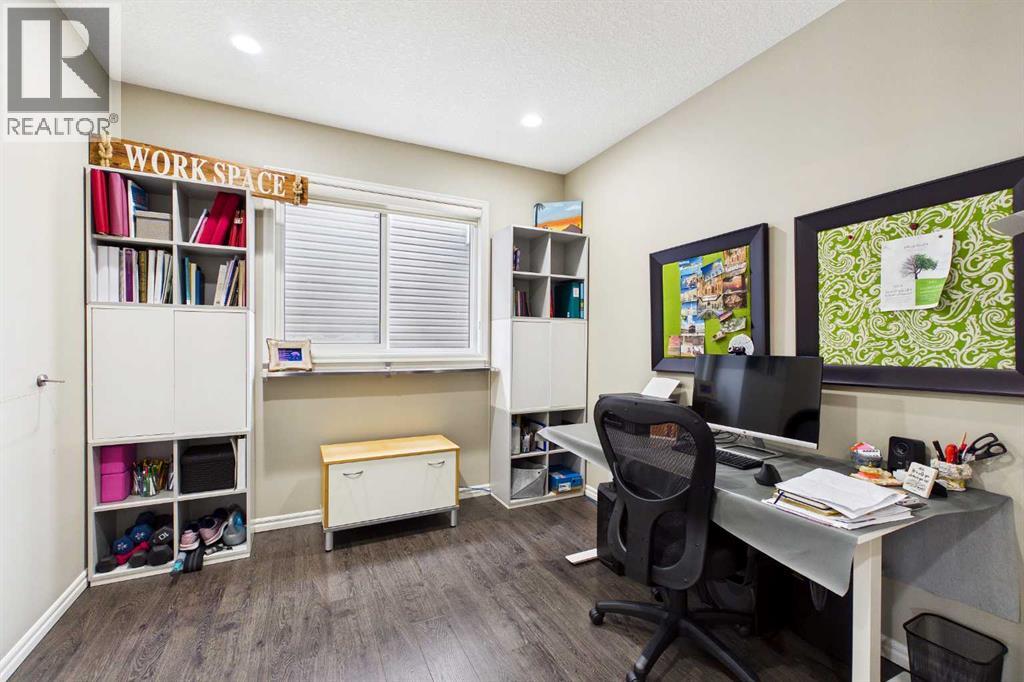 83 Redstone Gardens Ne, Calgary, Alberta  T3N 0J8 - Photo 10 - A2325754