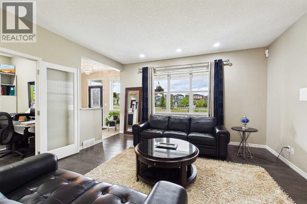 83 Redstone Gardens Ne, Calgary, Alberta  T3N 0J8 - Photo 9 - A2325754