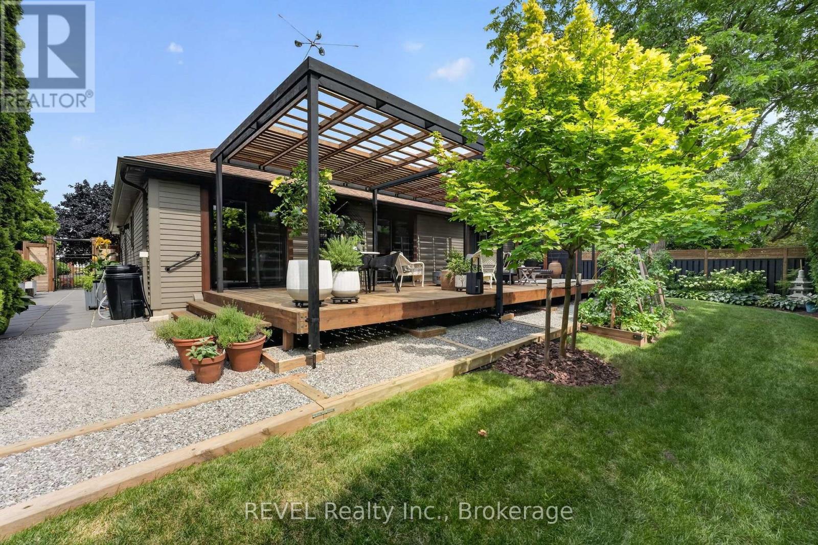 16 Confederation Drive, Niagara-On-The-Lake, Ontario  L0S 1J0 - Photo 45 - X13617448