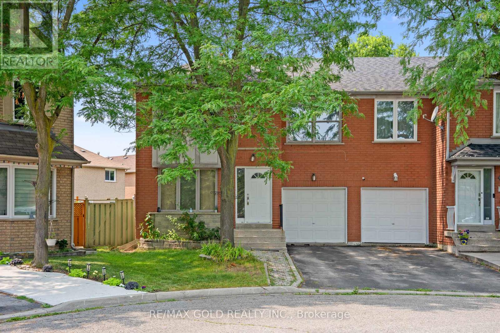 27 LOFTY PINES PLACE, Brampton, Ontario
