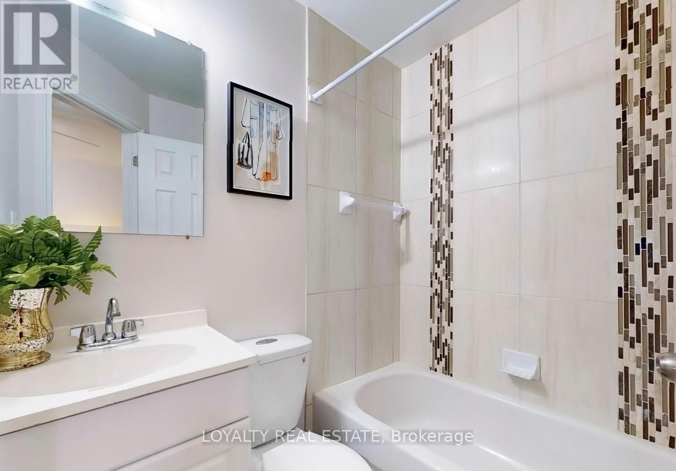 1 - 4 Mcmurchy Avenue S, Brampton, Ontario L6Y 1X9 - Photo 11 - W13617554