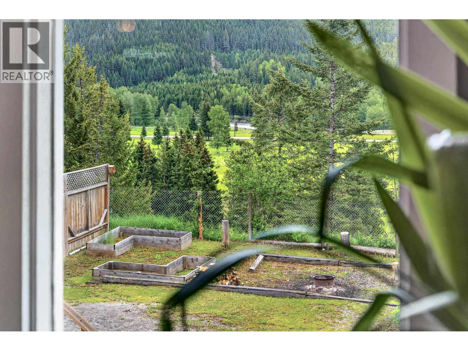 910 Alpine Way, Elkford, British Columbia  V0B 1H0 - Photo 64 - 10389724