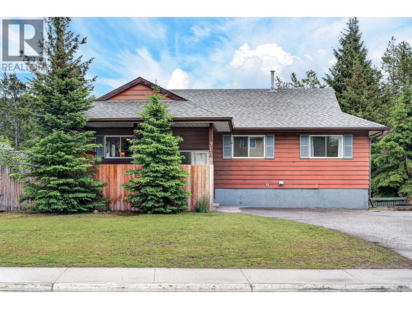 910 Alpine Way, Elkford, British Columbia  V0B 1H0 - Photo 65 - 10389724
