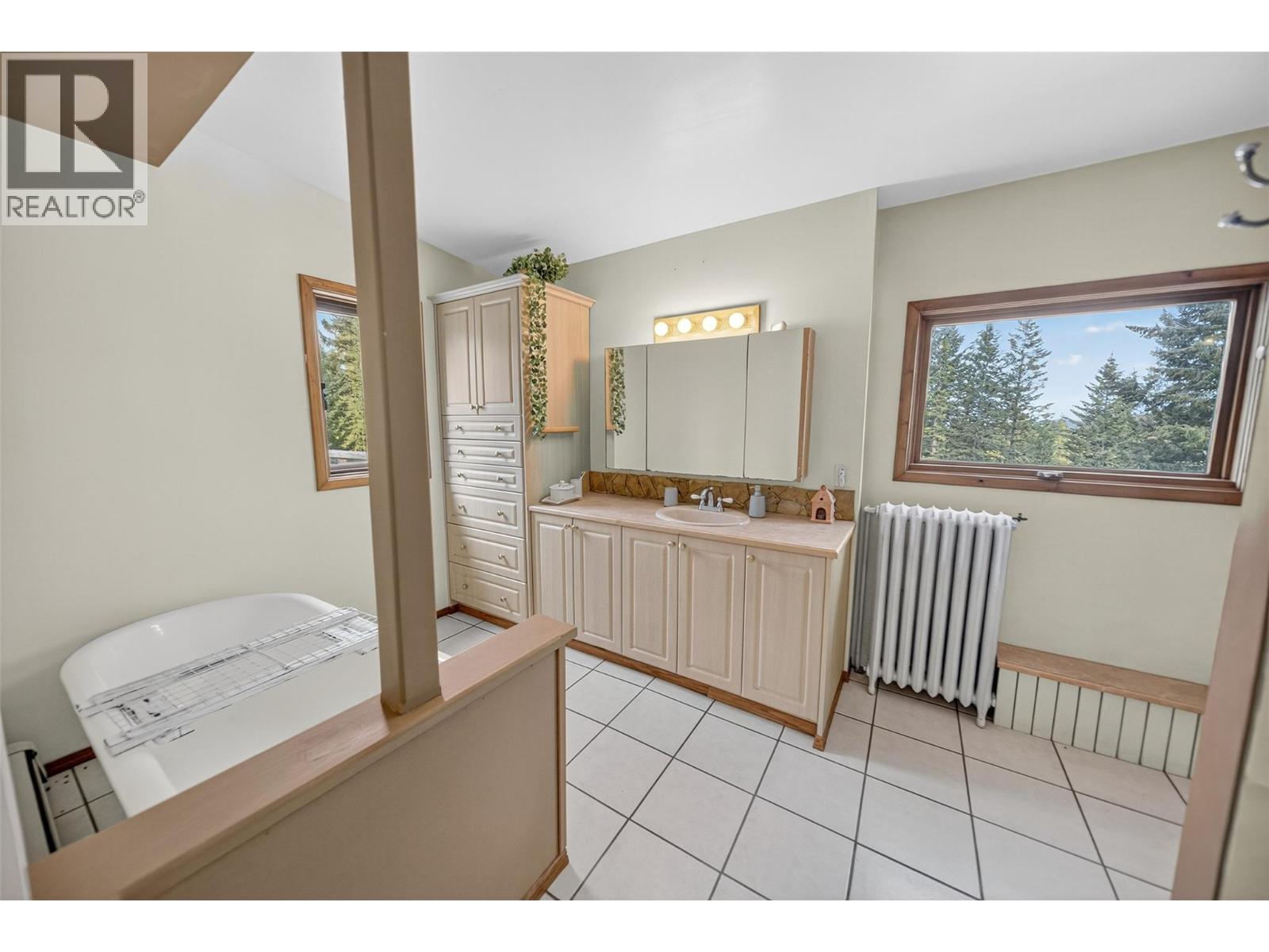 4620 38th Avenue S, Cranbrook, British Columbia  V1C 7A2 - Photo 37 - 10395774