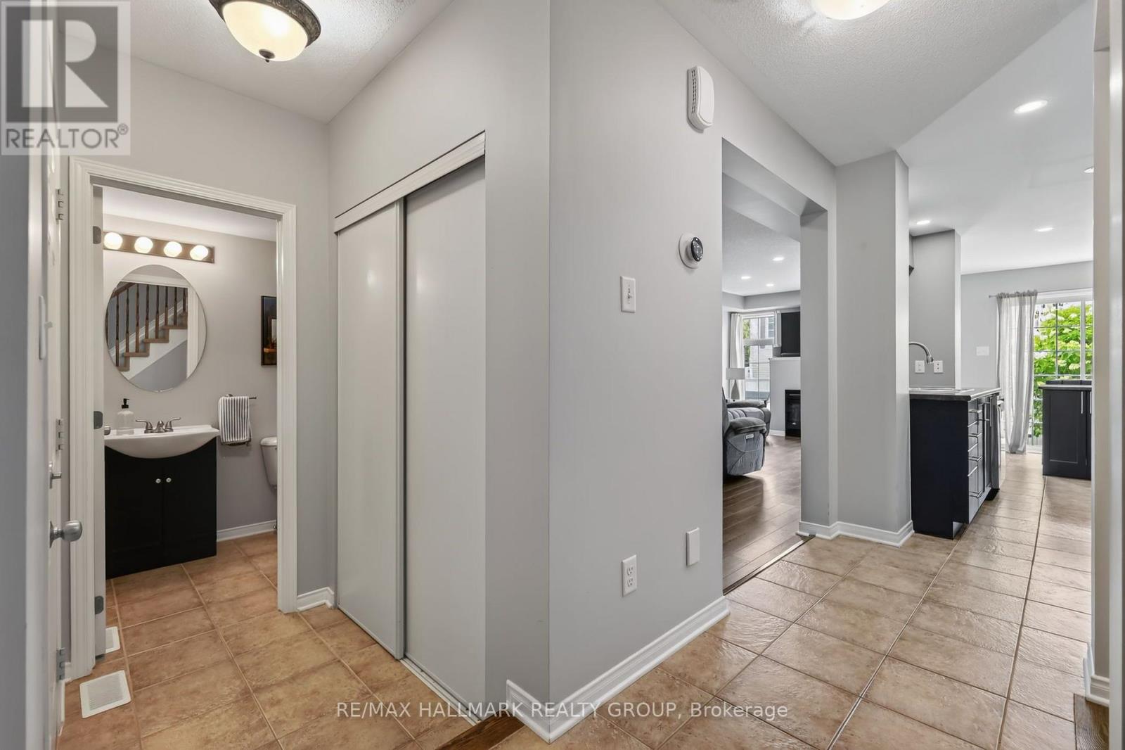 316 Aldworth Private, Ottawa, Ontario  K2S 0M9 - Photo 5 - X13617580