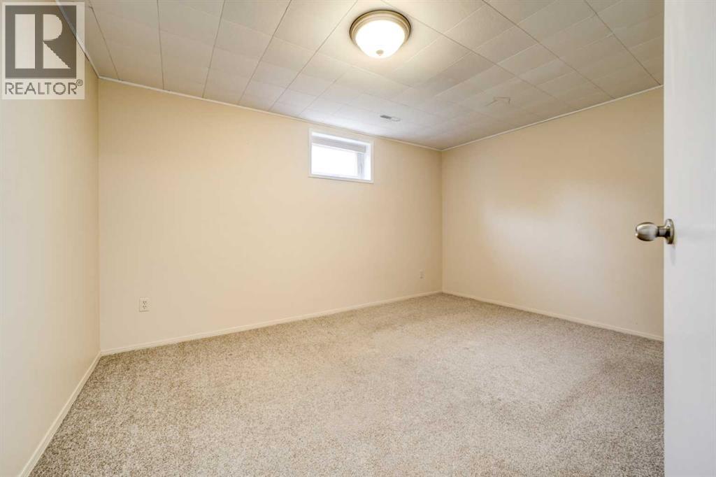 518 10 Street N, Lethbridge, Alberta  T1H 2C8 - Photo 33 - A2331336