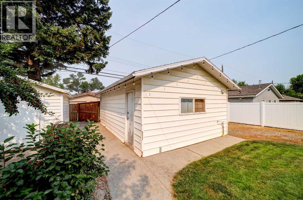 518 10 Street N, Lethbridge, Alberta  T1H 2C8 - Photo 43 - A2331336