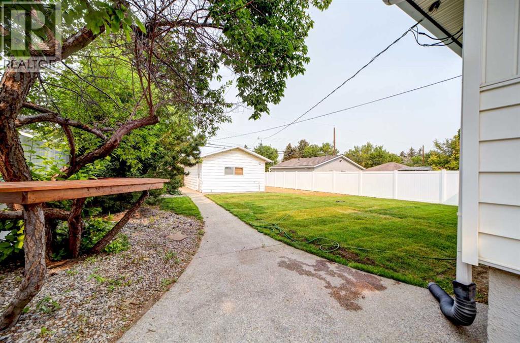 518 10 Street N, Lethbridge, Alberta  T1H 2C8 - Photo 36 - A2331336