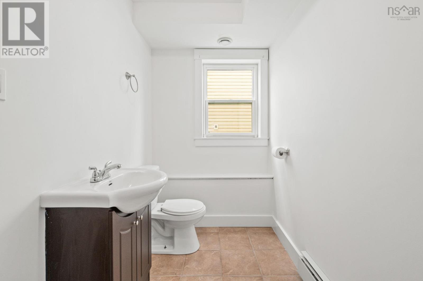 21 Fathom Court, Halifax, Nova Scotia  B3M 0A7 - Photo 33 - 202619006
