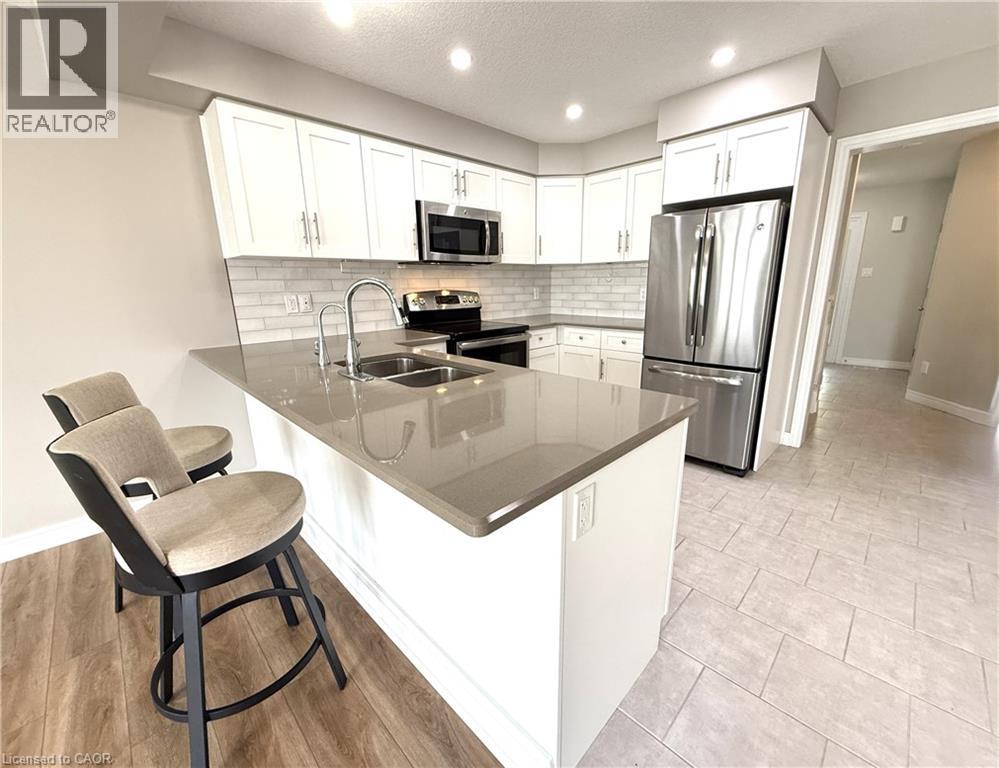 5 Sandybay Avenue, Kitchener, Ontario  N2A 0H7 - Photo 4 - 40851855