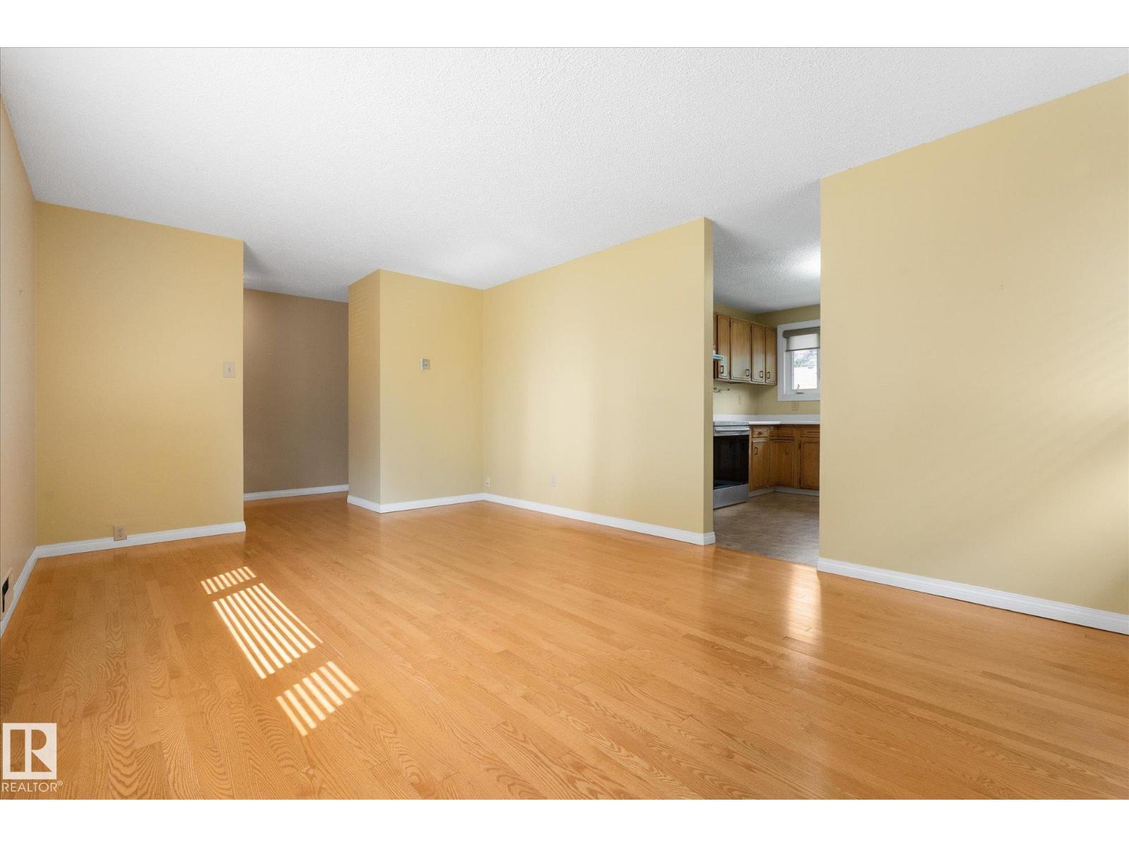 9219 148 St NW, Edmonton, Alberta  T5R 1A4 - Photo 4 - E4501182