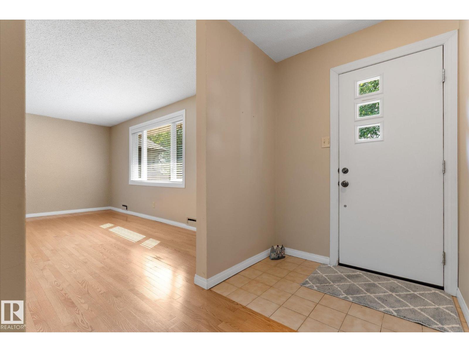 9219 148 St NW, Edmonton, Alberta  T5R 1A4 - Photo 5 - E4501182