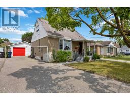 15 HUNTSMOOR ROAD, Toronto, Ontario