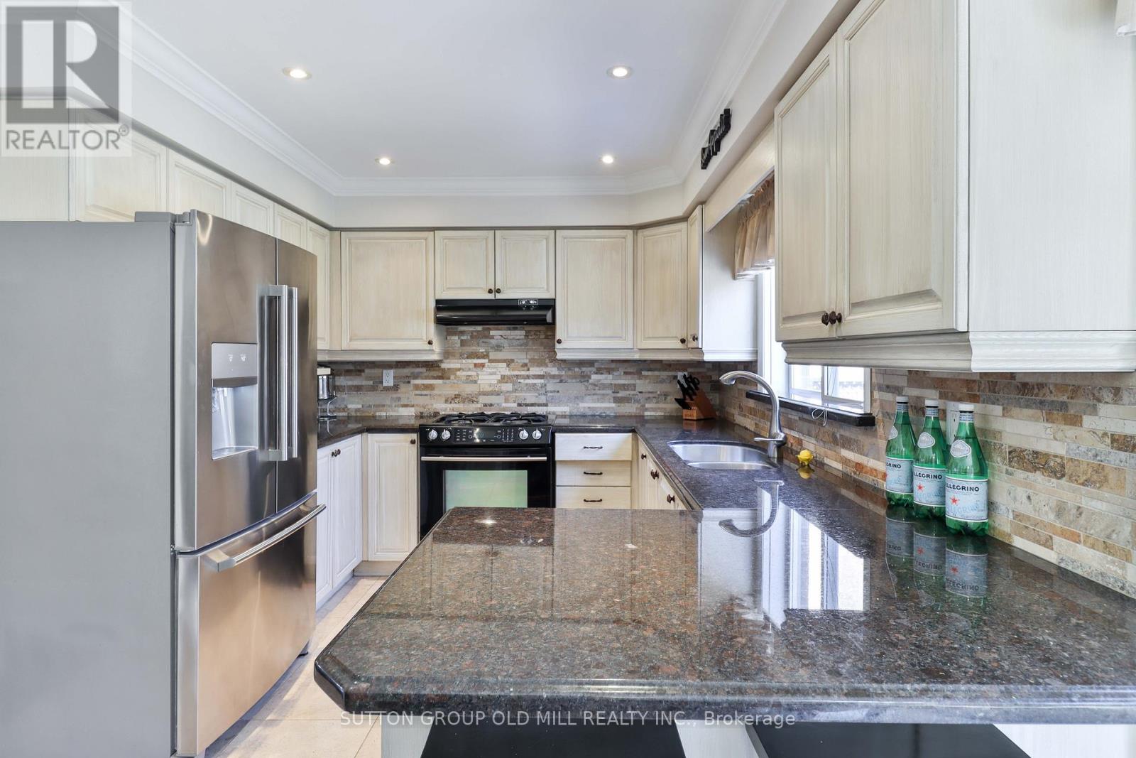 6835 Forest Park Drive, Mississauga, Ontario  L5N 6X5 - Photo 10 - W13617610