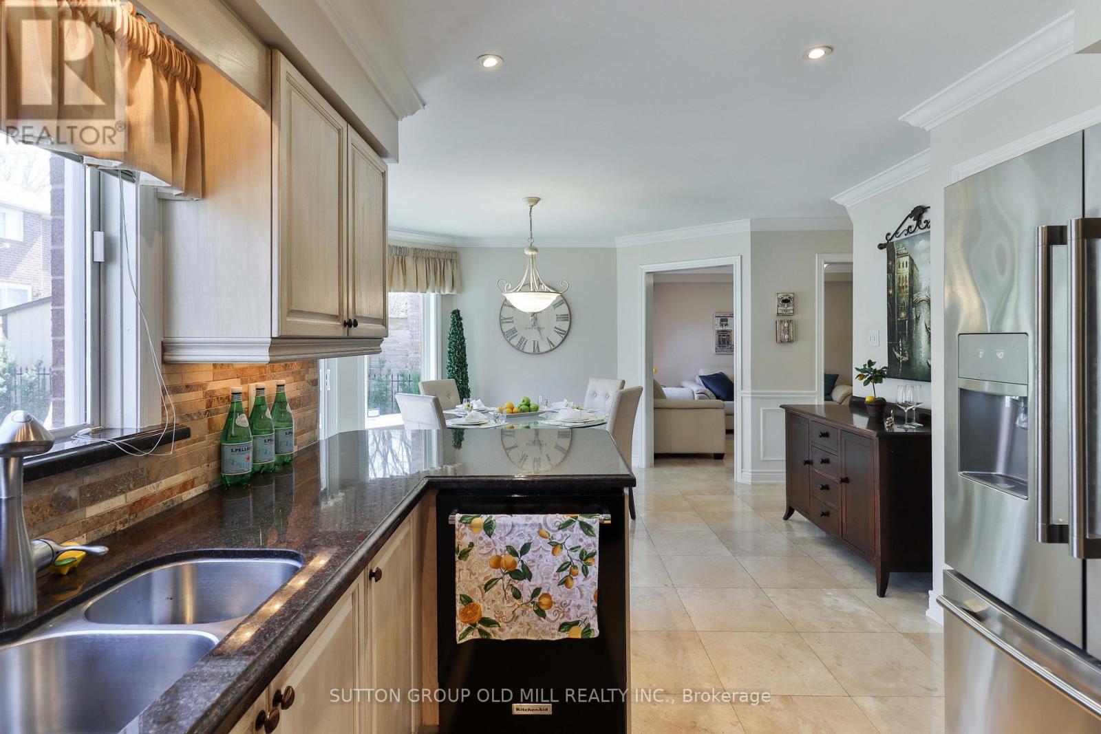 6835 Forest Park Drive, Mississauga, Ontario  L5N 6X5 - Photo 11 - W13617610