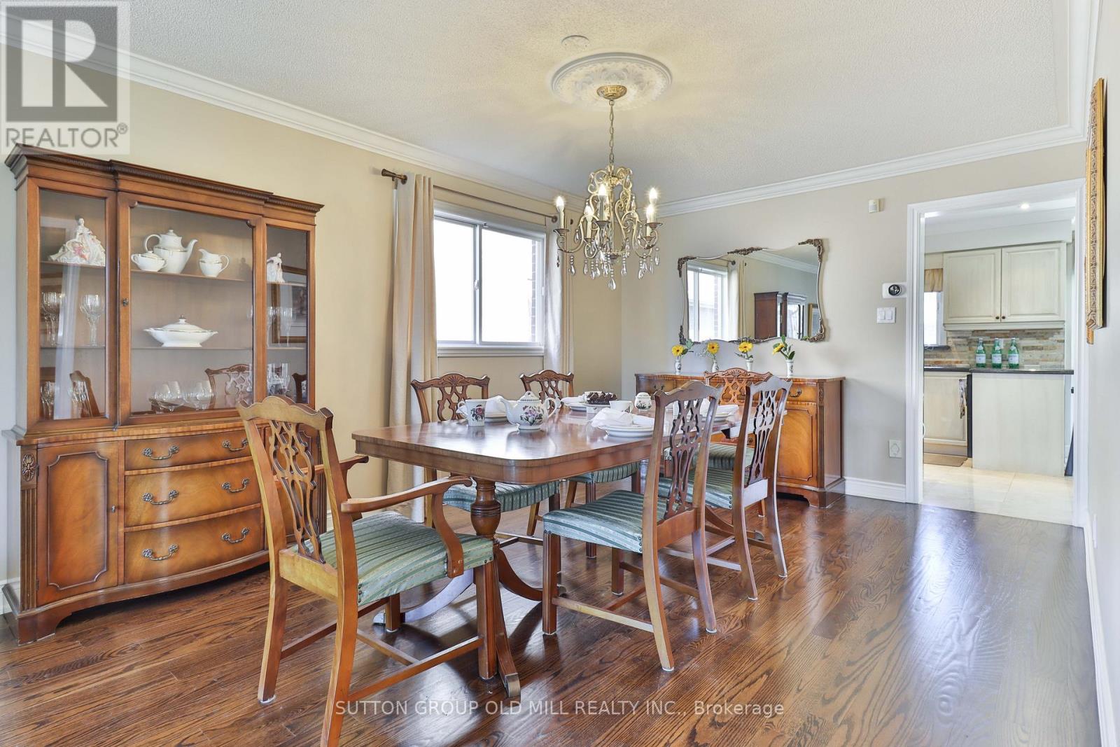 6835 Forest Park Drive, Mississauga, Ontario  L5N 6X5 - Photo 6 - W13617610