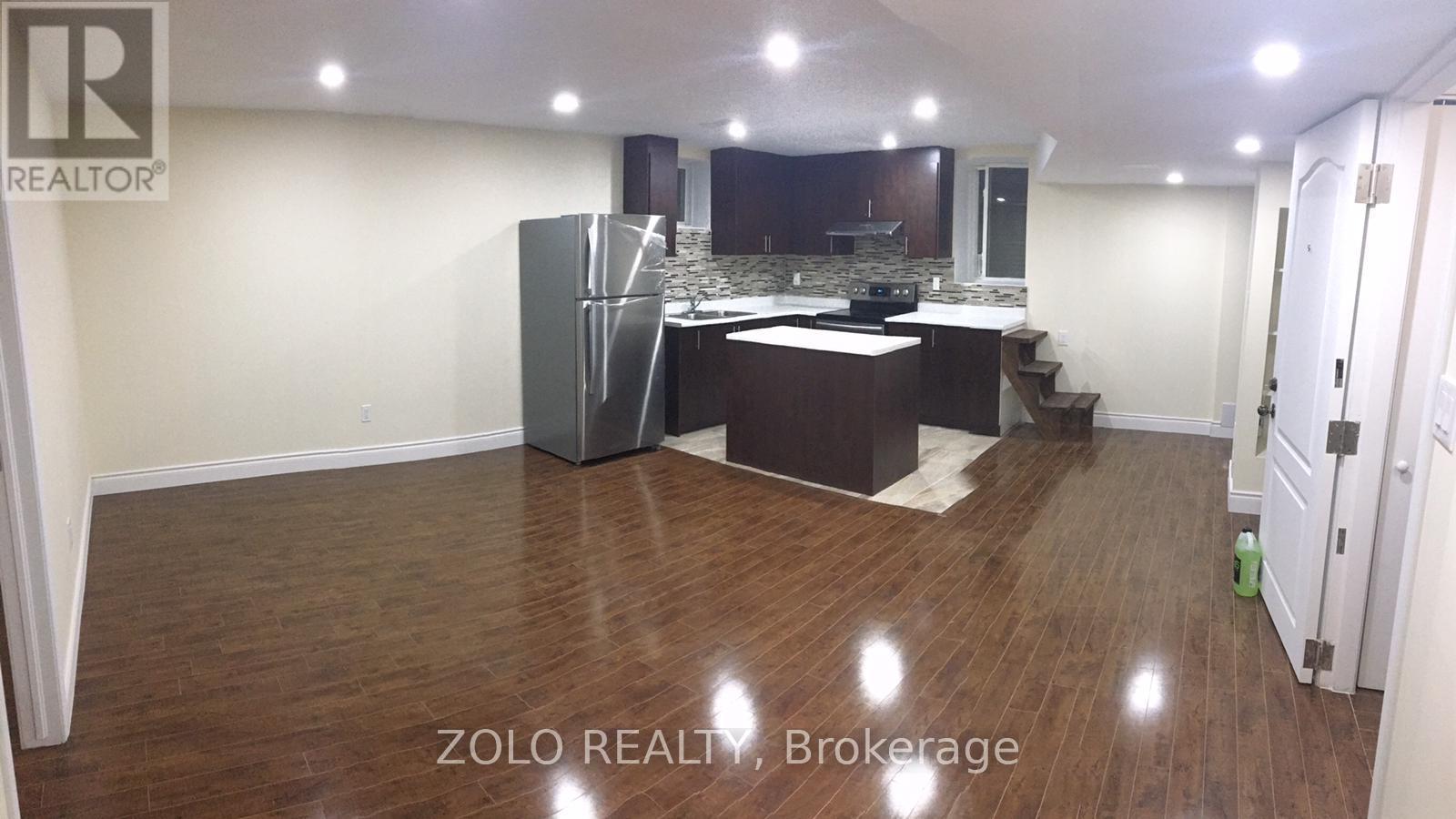 33 Hoxton Road, Brampton, Ontario  L7A 4L5 - Photo 5 - W13617642