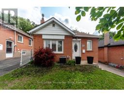 569 MCROBERTS AVENUE, Toronto, Ontario