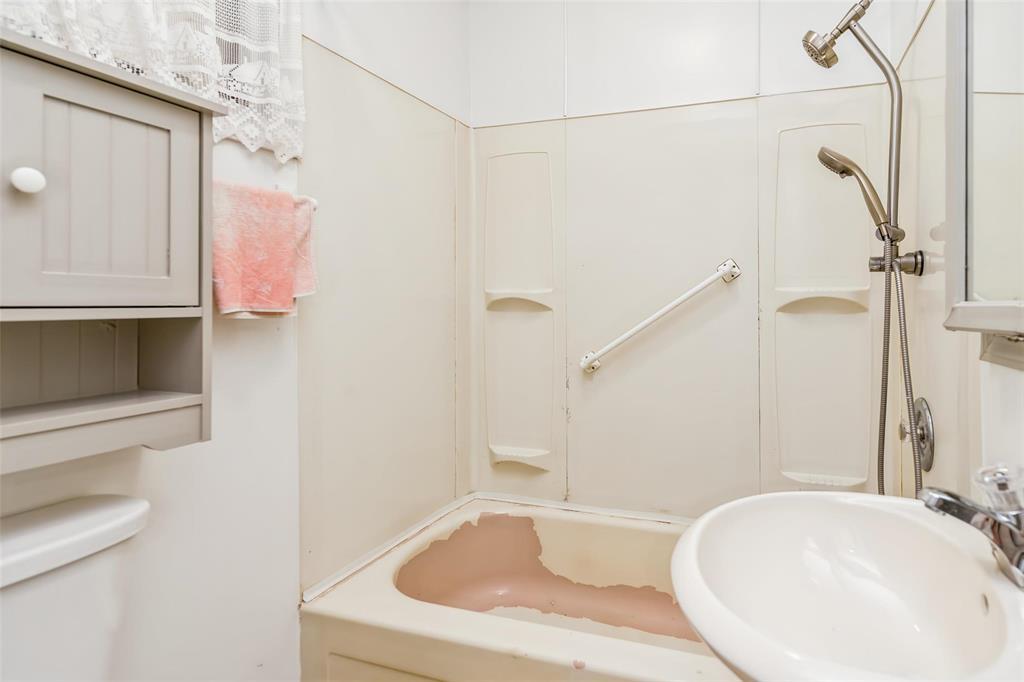 66 Essar Avenue, Winnipeg, Manitoba  R2G 0S5 - Photo 31 - 202618907