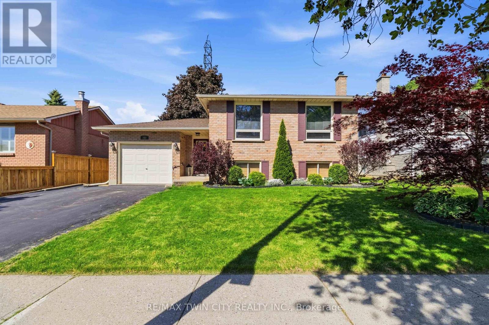 352 BRANTWOOD PARK ROAD, Brantford, Ontario