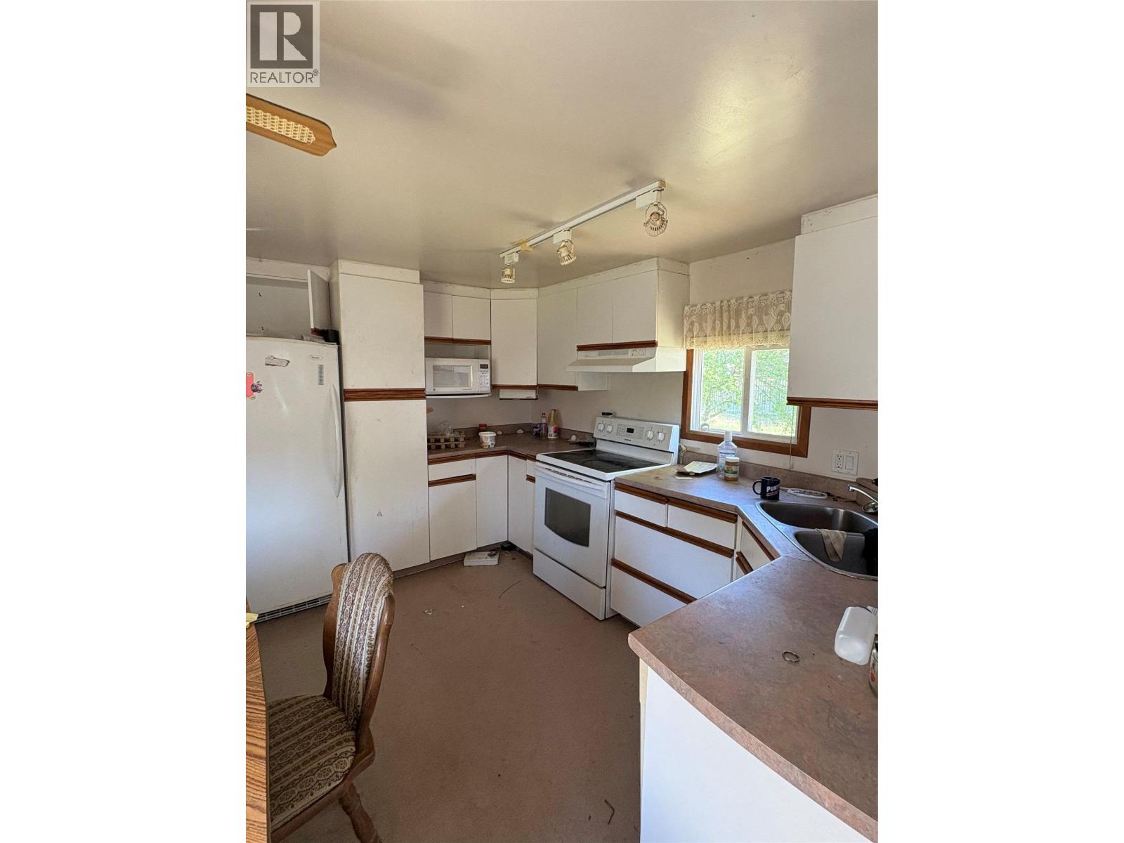 3164 Vavenby Bridge Road, Vavenby, British Columbia  V0E 3A0 - Photo 4 - 10359117