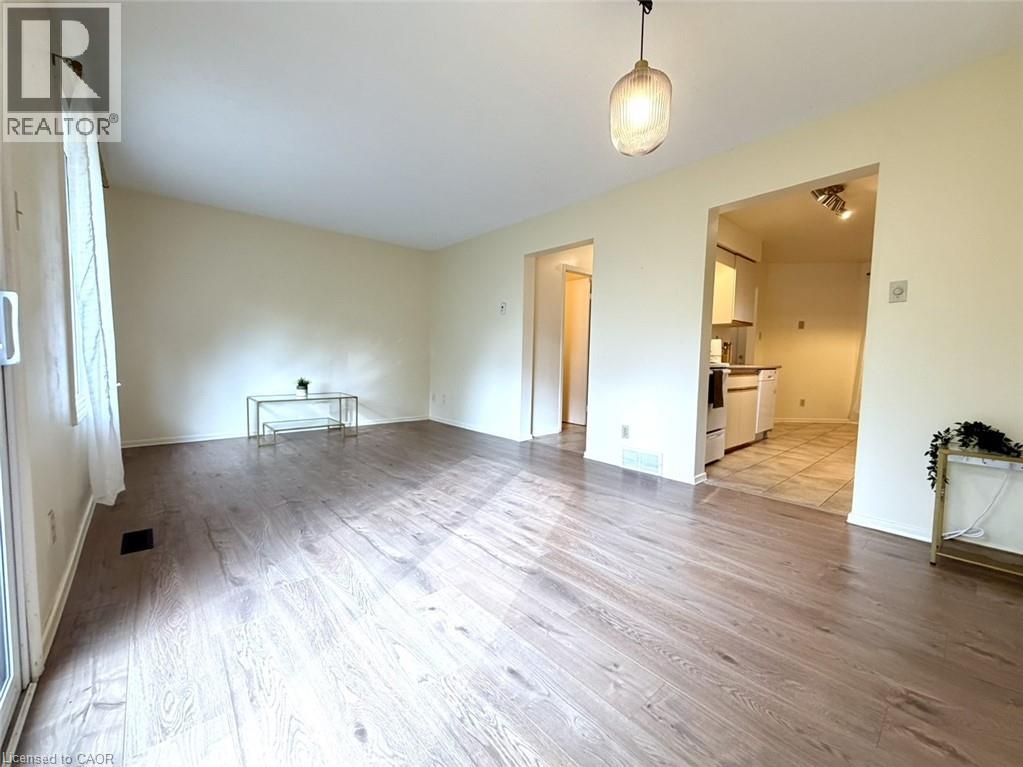 395 Kingscourt Drive Unit# 4, Waterloo, Ontario  N2K 3R4 - Photo 10 - 40847218