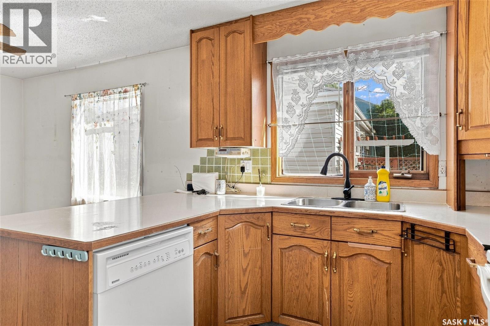 610 Acadia Drive, Saskatoon, Saskatchewan  S7H 3V9 - Photo 14 - SK043938