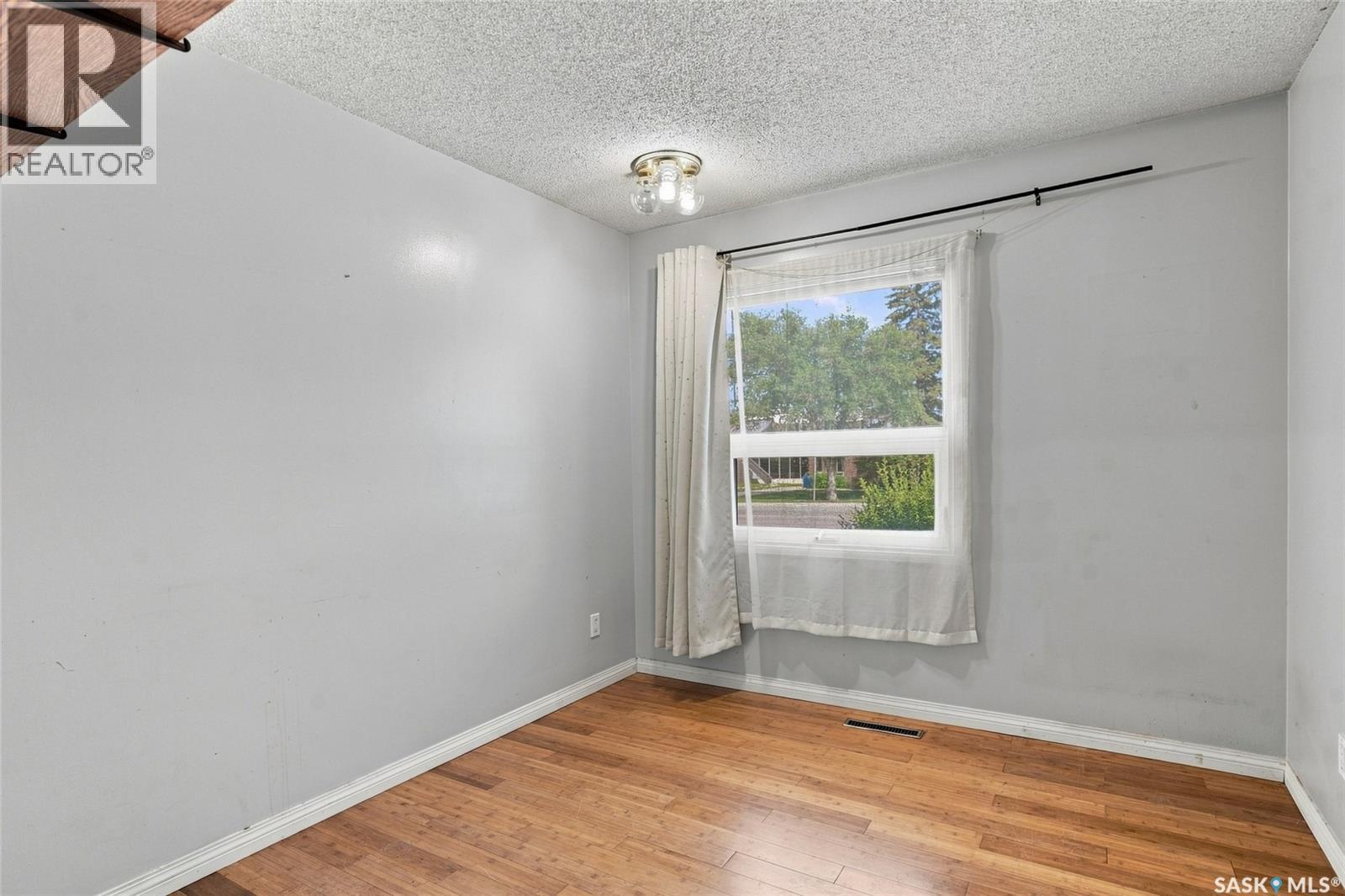 610 Acadia Drive, Saskatoon, Saskatchewan  S7H 3V9 - Photo 15 - SK043938