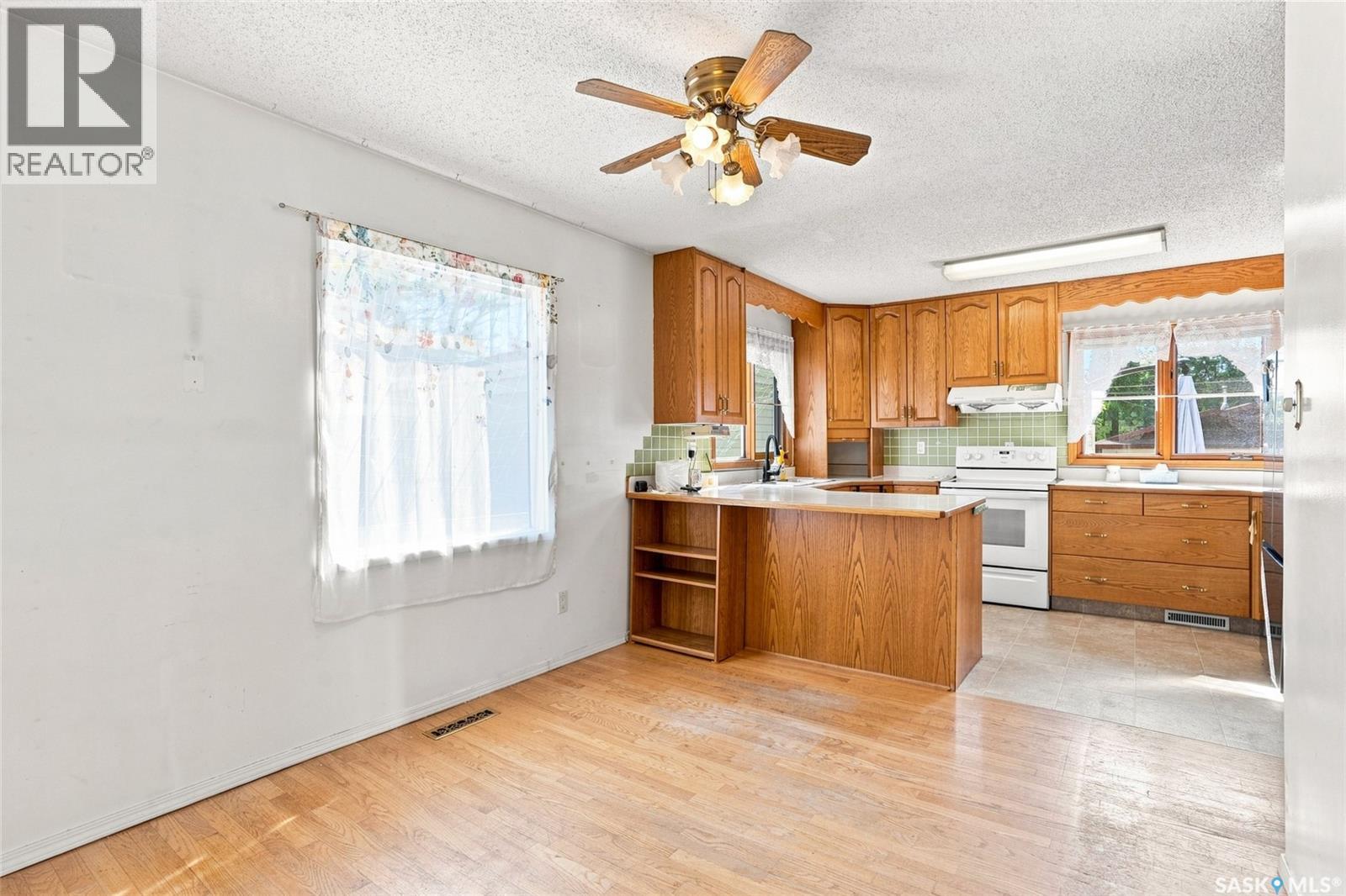 610 Acadia Drive, Saskatoon, Saskatchewan  S7H 3V9 - Photo 9 - SK043938