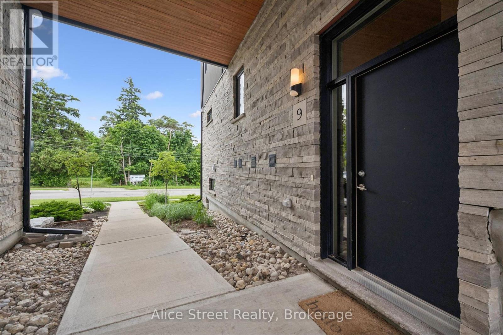 9 - 32 Arkell Road, Guelph, Ontario  N1L 1G8 - Photo 3 - X13513262