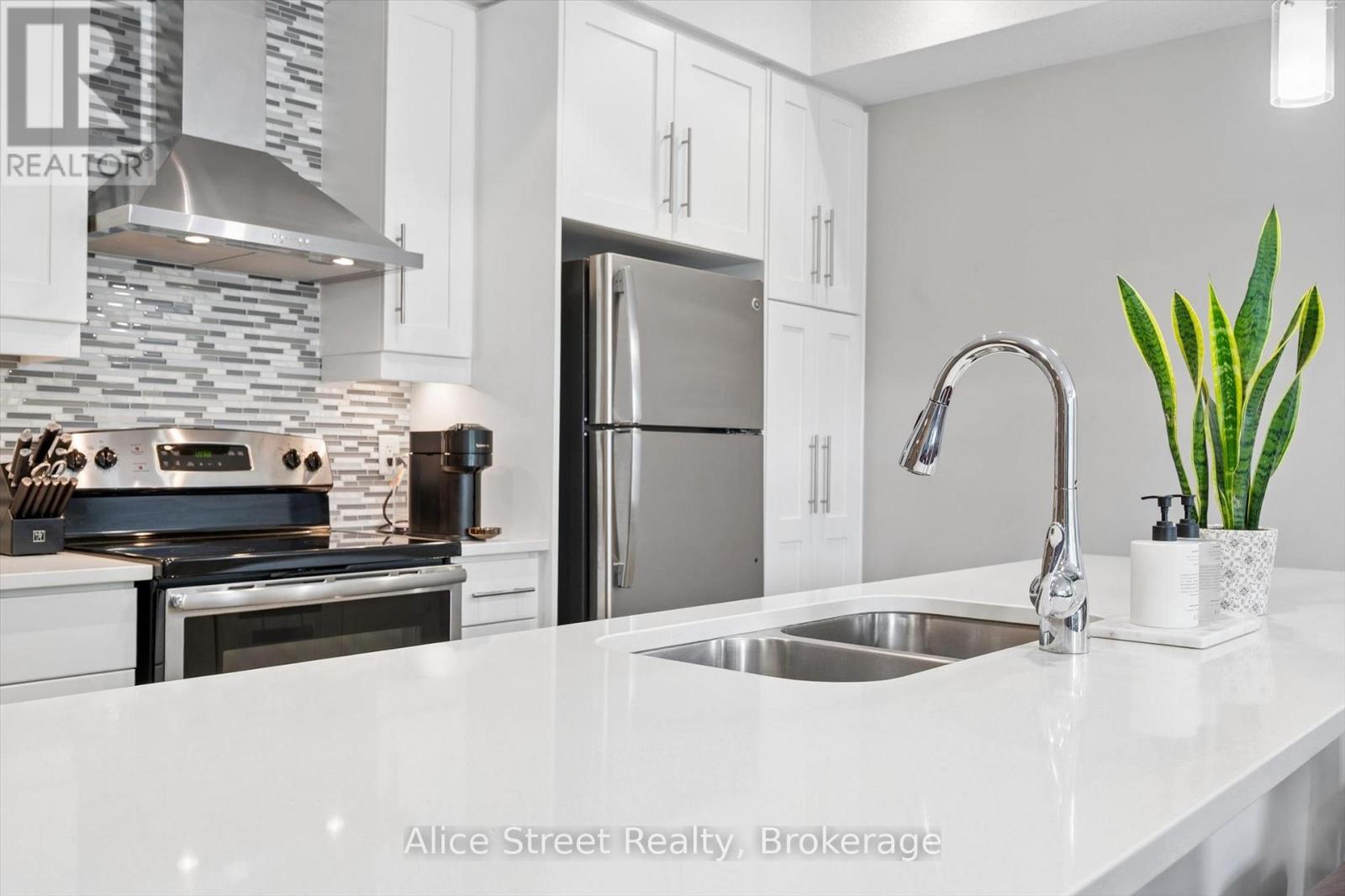 9 - 32 Arkell Road, Guelph, Ontario  N1L 1G8 - Photo 5 - X13513262