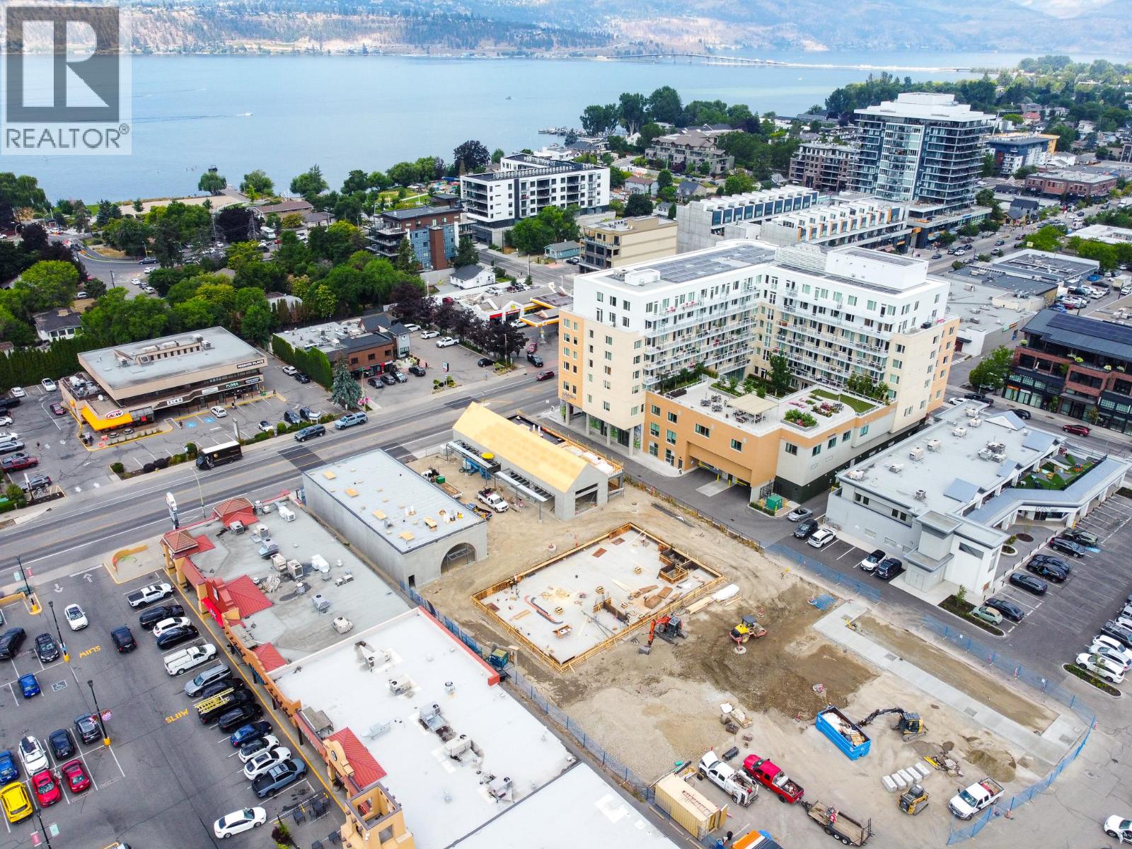 3131 Lakeshore Road Unit# 201, Kelowna, British Columbia  V1Y 8E7 - Photo 3 - 10395816