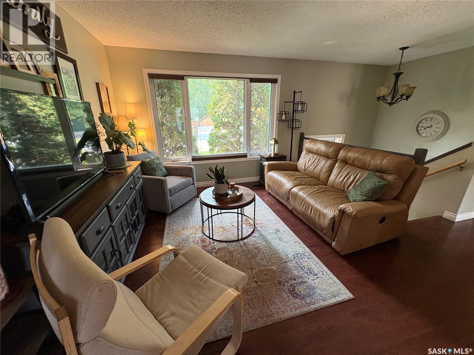 7202 Lawrence Drive, Regina, Saskatchewan  S4X 3X7 - Photo 8 - SK043832