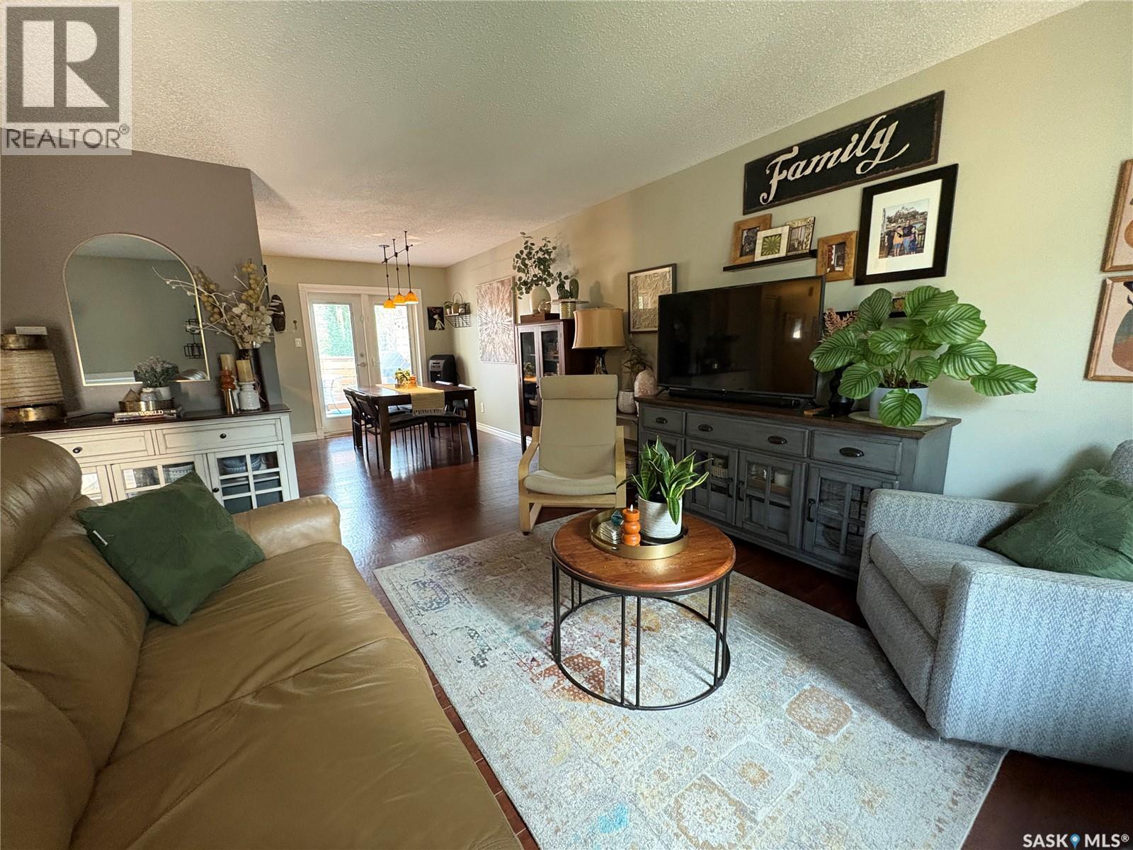 7202 Lawrence Drive, Regina, Saskatchewan  S4X 3X7 - Photo 4 - SK043832