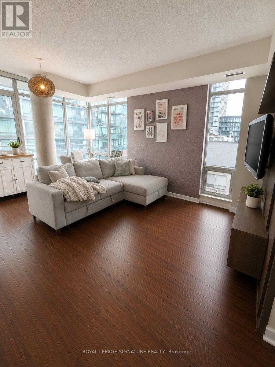 1010 - 205 Frederick Street, Toronto, Ontario  M5A 4V3 - Photo 1 - C13617748