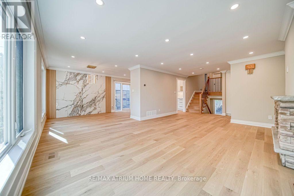 4 Palomino Crescent, Toronto, Ontario  M2K 1W1 - Photo 4 - C13617752
