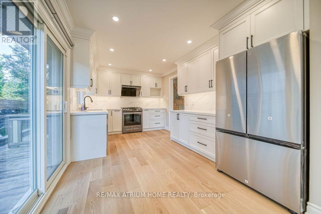 4 Palomino Crescent, Toronto, Ontario  M2K 1W1 - Photo 5 - C13617752