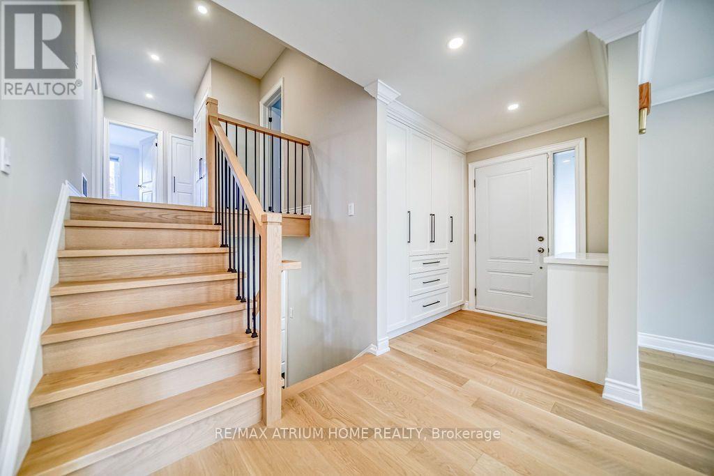 4 Palomino Crescent, Toronto, Ontario  M2K 1W1 - Photo 7 - C13617752