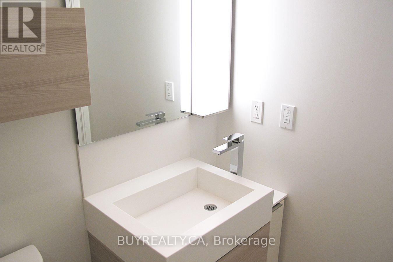 601 - 88 Scott Street, Toronto, Ontario  M5E 0A9 - Photo 17 - C13617890