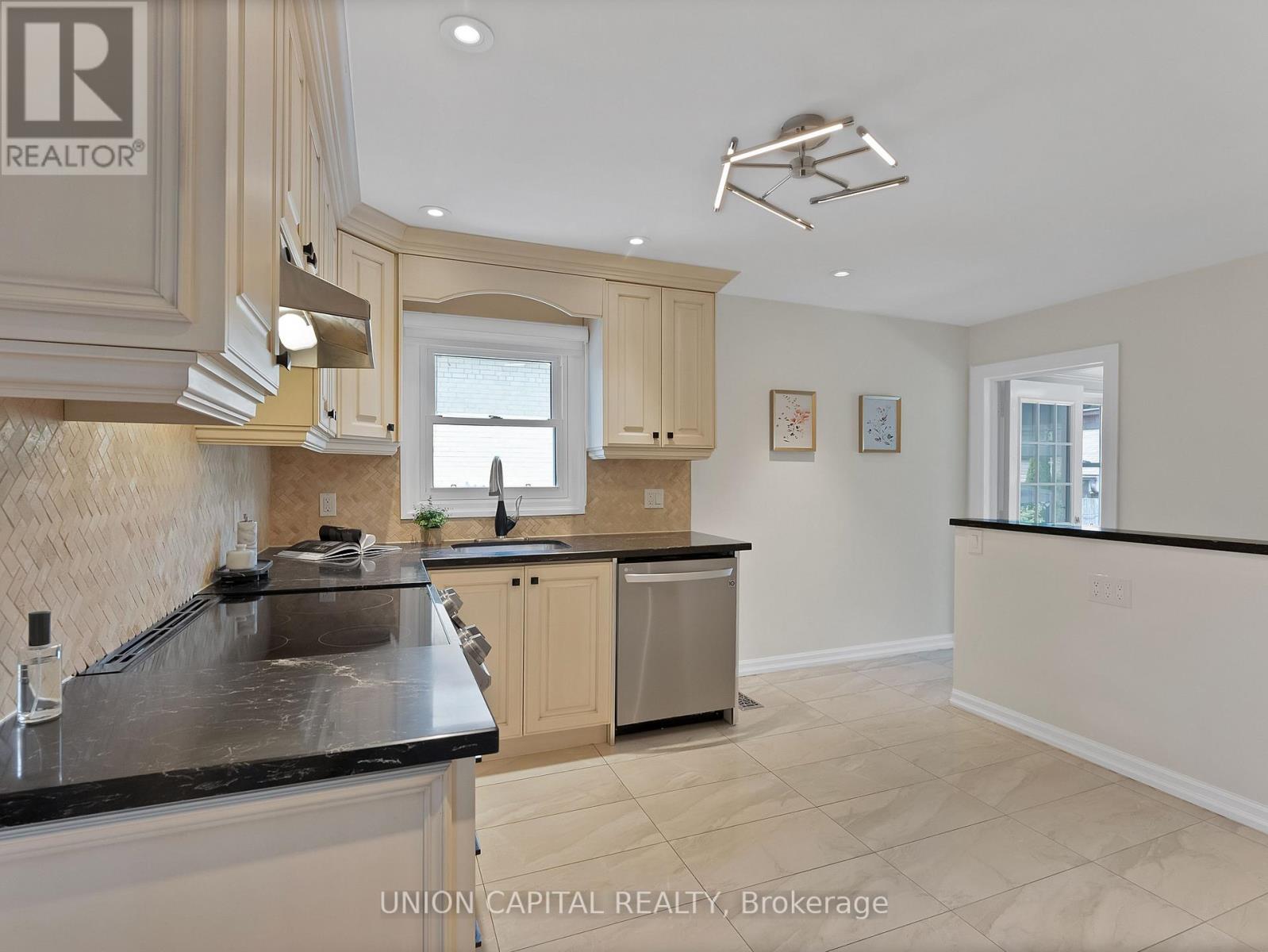 81 Maybourne Avenue, Toronto, Ontario  M1L 2W3 - Photo 13 - E13617840