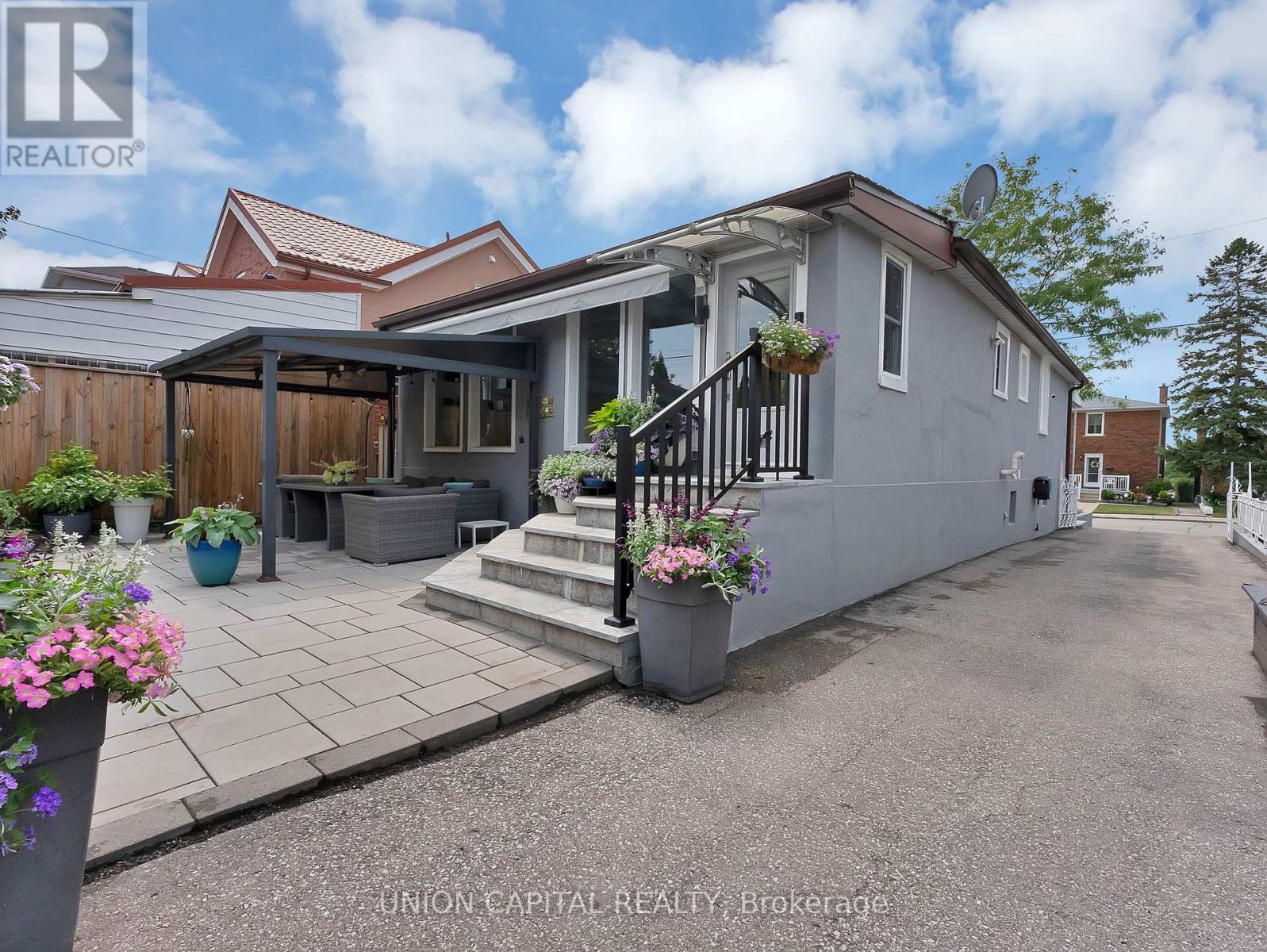81 Maybourne Avenue, Toronto, Ontario  M1L 2W3 - Photo 35 - E13617840