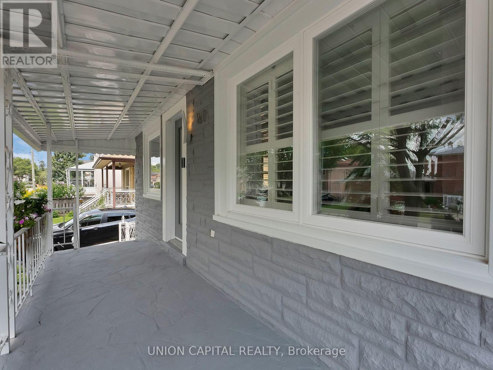 81 Maybourne Avenue, Toronto, Ontario  M1L 2W3 - Photo 4 - E13617840