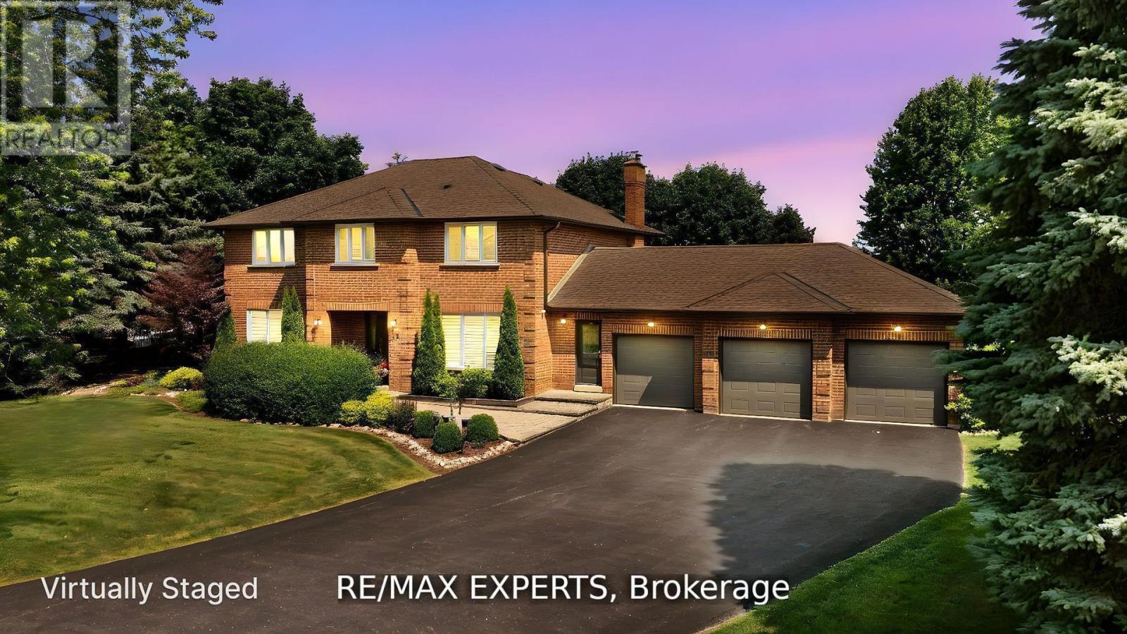 10 KEHOE COURT, King, Ontario